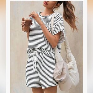 Classic Striped Lounge Set - Black and White Striped- size large